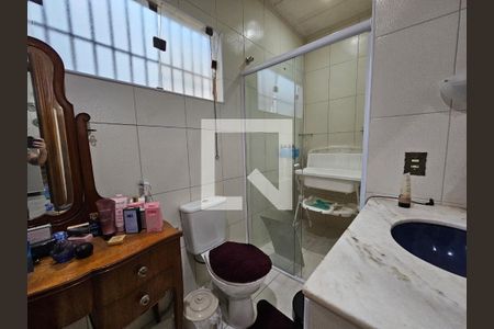 Casa à venda com 201m², 3 quartos e 4 vagasBanheiro Corredor