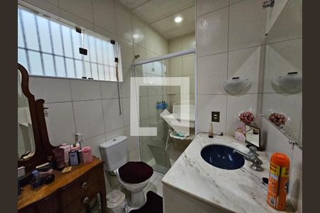 Casa à venda com 201m², 3 quartos e 4 vagasBanheiro Corredor