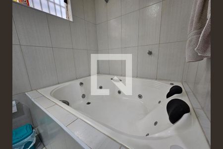 Casa à venda com 201m², 3 quartos e 4 vagasBanheira