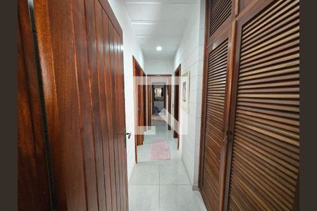 Casa à venda com 201m², 3 quartos e 4 vagasCorredor