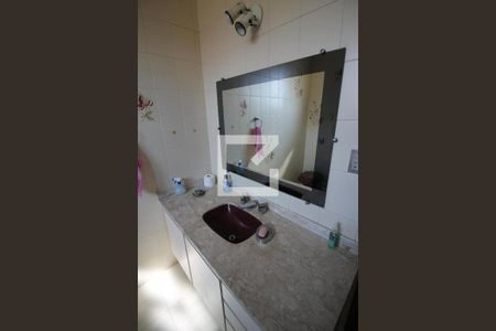 Casa à venda com 235m², 3 quartos e 3 vagasBanheiro