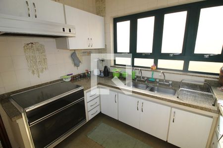 Casa à venda com 235m², 3 quartos e 3 vagasCozinha