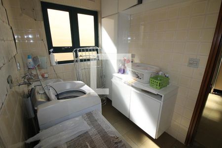 Casa à venda com 235m², 3 quartos e 3 vagasÁrea de Serviço