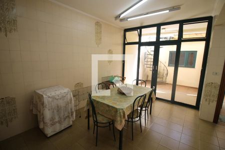 Casa à venda com 235m², 3 quartos e 3 vagasCozinha