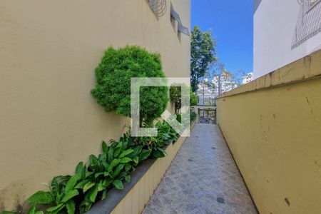 Apartamento à venda com 251m², 4 quartos e 3 vagas Apartamento à venda com 251m², 4 quartos e 3 vagasEntrada