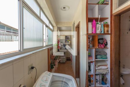 Apartamento à venda com 251m², 4 quartos e 3 vagas Apartamento à venda com 251m², 4 quartos e 3 vagasÁrea de Serviço