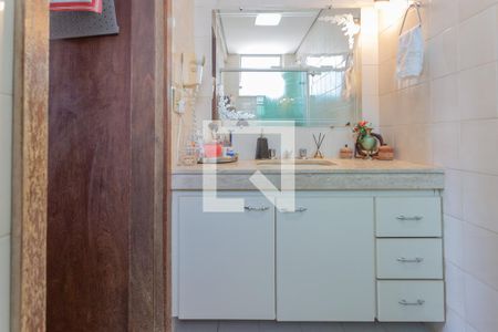 Apartamento à venda com 251m², 4 quartos e 3 vagas Apartamento à venda com 251m², 4 quartos e 3 vagasBanheiro da Suíte