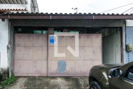 Casa à venda com 49m², 1 quarto e 2 vagas Casa à venda com 49m², 1 quarto e 2 vagasFachada