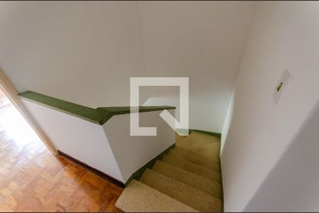 Escada de casa à venda com 2 quartos, 90m² em Vila Mangalot, São Paulo