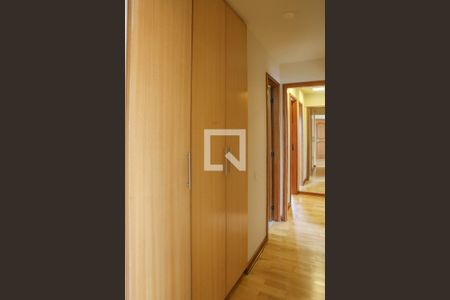 Corredor de apartamento para alugar com 3 quartos, 96m² em Lapa, São Paulo