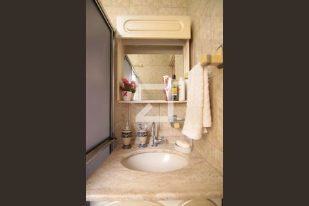 Casa à venda com 324m², 6 quartos e 1 vagaBanheiro 3