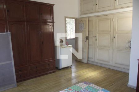 Casa à venda com 254m², 4 quartos e 2 vagasQuarto 2