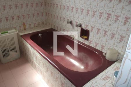 Casa à venda com 254m², 4 quartos e 2 vagasbanheiro 2