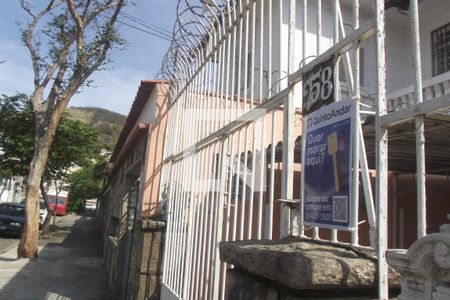 Casa à venda com 254m², 4 quartos e 2 vagasFachada