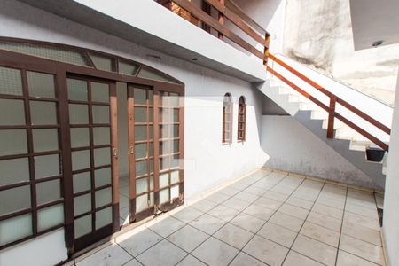 Casa à venda com 280m², 3 quartos e 3 vagas Casa à venda com 280m², 3 quartos e 3 vagasQuintal