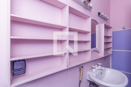 Casa à venda com 400m², 3 quartos e sem vaga Casa à venda com 400m², 3 quartos e sem vagaBanheiro 2