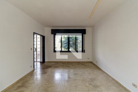 Casa à venda com 400m², 3 quartos e sem vaga Casa à venda com 400m², 3 quartos e sem vagaCozinha