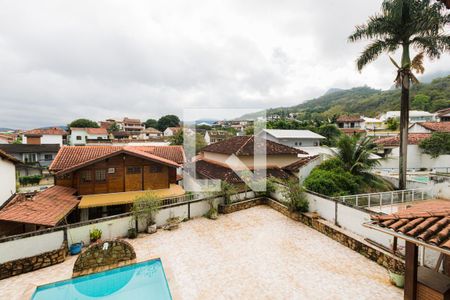 Casa de condomínio à venda com 491m², 4 quartos e 2 vagas Casa de condomínio à venda com 491m², 4 quartos e 2 vagasVista