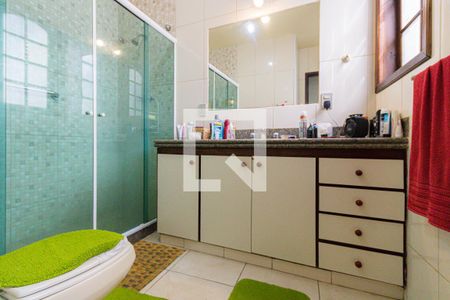 Casa de condomínio à venda com 491m², 4 quartos e 2 vagas Casa de condomínio à venda com 491m², 4 quartos e 2 vagasBanheiro Social