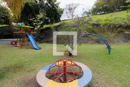 Casa de condomínio à venda com 491m², 4 quartos e 2 vagas Casa de condomínio à venda com 491m², 4 quartos e 2 vagasPlayground