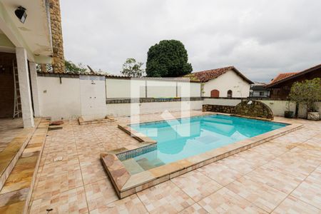 Casa de condomínio à venda com 491m², 4 quartos e 2 vagas Casa de condomínio à venda com 491m², 4 quartos e 2 vagasPiscina