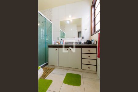 Casa de condomínio à venda com 491m², 4 quartos e 2 vagas Casa de condomínio à venda com 491m², 4 quartos e 2 vagasBanheiro Social