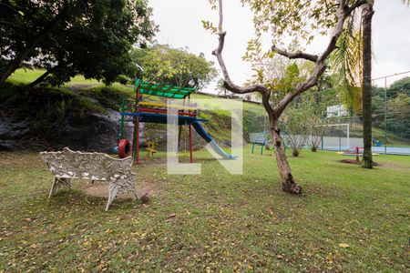 Casa de condomínio à venda com 491m², 4 quartos e 2 vagas Casa de condomínio à venda com 491m², 4 quartos e 2 vagasPlayground