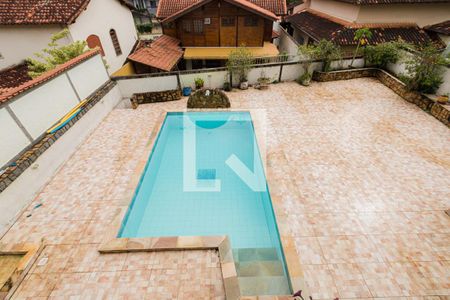 Casa de condomínio à venda com 491m², 4 quartos e 2 vagas Casa de condomínio à venda com 491m², 4 quartos e 2 vagasVista