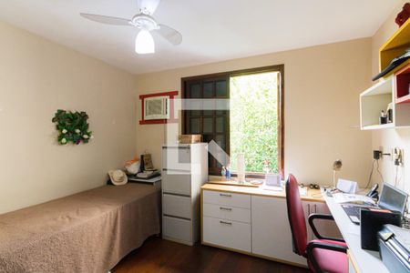 Casa de condomínio à venda com 491m², 4 quartos e 2 vagas Casa de condomínio à venda com 491m², 4 quartos e 2 vagasQuarto 1