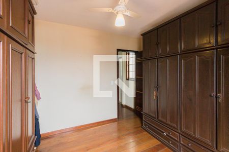 Casa de condomínio à venda com 491m², 4 quartos e 2 vagas Casa de condomínio à venda com 491m², 4 quartos e 2 vagasQuarto 2