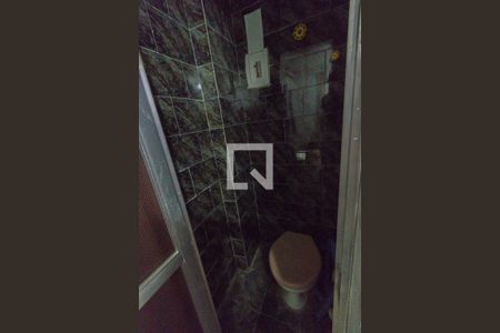 Casa de condomínio à venda com 491m², 4 quartos e 2 vagas Casa de condomínio à venda com 491m², 4 quartos e 2 vagasBanheiro da Sauna