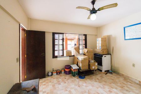 Casa de condomínio à venda com 491m², 4 quartos e 2 vagas Casa de condomínio à venda com 491m², 4 quartos e 2 vagasQuarto de Serviço