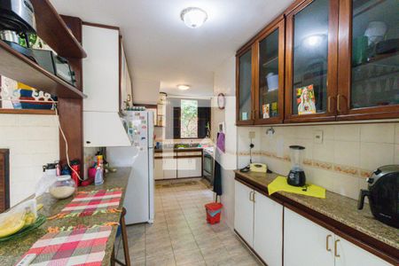 Casa de condomínio à venda com 491m², 4 quartos e 2 vagas Casa de condomínio à venda com 491m², 4 quartos e 2 vagasCozinha