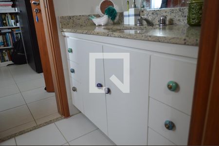 Apartamento à venda com 166m², 3 quartos e 2 vagasBanheiro 