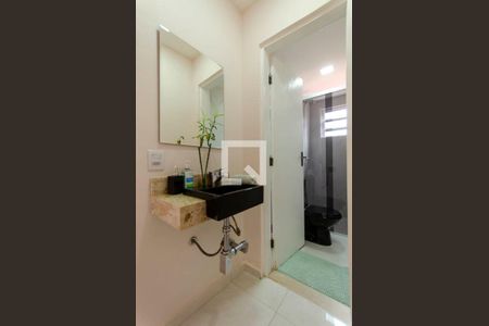 Casa à venda com 420m², 3 quartos e 3 vagasBanheiro 2