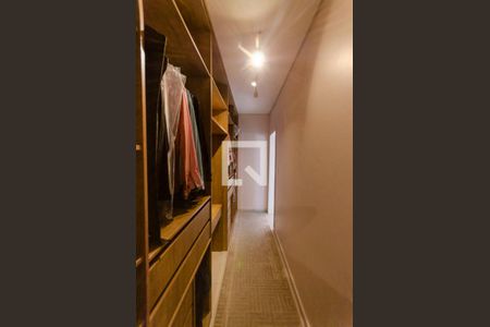 Casa à venda com 420m², 3 quartos e 3 vagasCloset Suíte