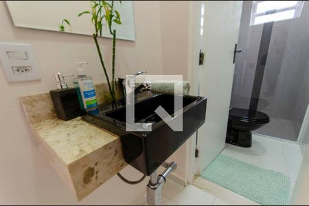 Casa à venda com 420m², 3 quartos e 3 vagasBanheiro 2