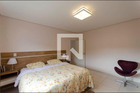 Casa à venda com 420m², 3 quartos e 3 vagasSuíte