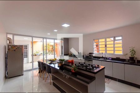 Casa à venda com 420m², 3 quartos e 3 vagasCozinha