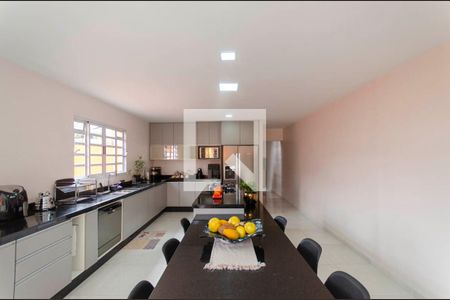 Casa à venda com 420m², 3 quartos e 3 vagasCozinha