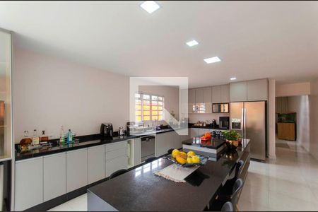 Casa à venda com 420m², 3 quartos e 3 vagasCozinha