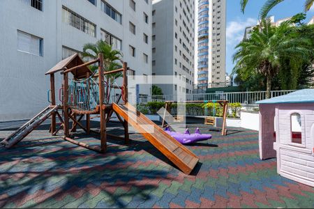 Apartamento à venda com 136m², 3 quartos e 2 vagas Apartamento à venda com 136m², 3 quartos e 2 vagasÁrea comum - Playground