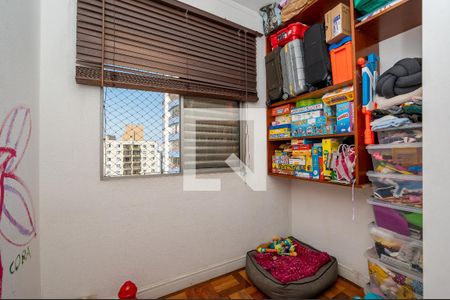 Apartamento à venda com 136m², 3 quartos e 2 vagas Apartamento à venda com 136m², 3 quartos e 2 vagasQuarto de Serviço