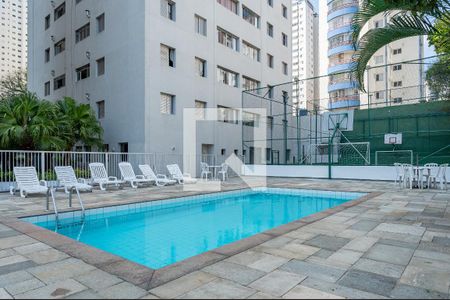 Apartamento à venda com 136m², 3 quartos e 2 vagas Apartamento à venda com 136m², 3 quartos e 2 vagasÁrea comum - Piscina