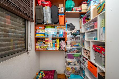 Apartamento à venda com 136m², 3 quartos e 2 vagas Apartamento à venda com 136m², 3 quartos e 2 vagasQuarto de Serviço