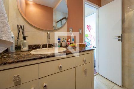 Apartamento à venda com 136m², 3 quartos e 2 vagas Apartamento à venda com 136m², 3 quartos e 2 vagasBanheiro