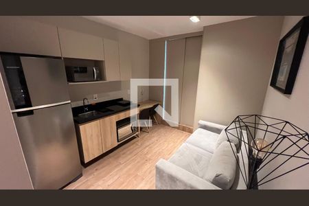 Cozinha de apartamento para alugar com 1 quarto, 27m² em Cerqueira César, São Paulo