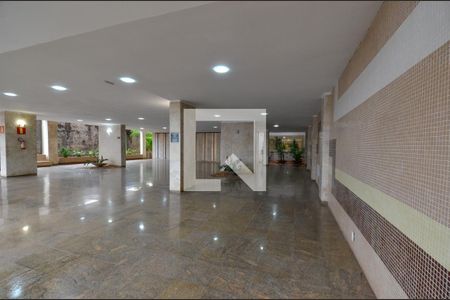 Apartamento à venda com 137m², 4 quartos e 2 vagas Apartamento à venda com 137m², 4 quartos e 2 vagasHall entrada