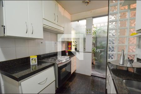 Apartamento à venda com 137m², 4 quartos e 2 vagas Apartamento à venda com 137m², 4 quartos e 2 vagasCozinha