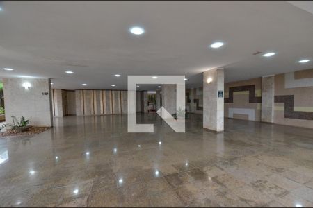 Apartamento à venda com 137m², 4 quartos e 2 vagas Apartamento à venda com 137m², 4 quartos e 2 vagasHall entrada